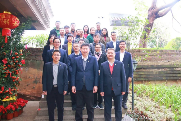 新春开工首日广州轻工集团领导走访慰问高德娱乐公司，送祝福鼓干劲